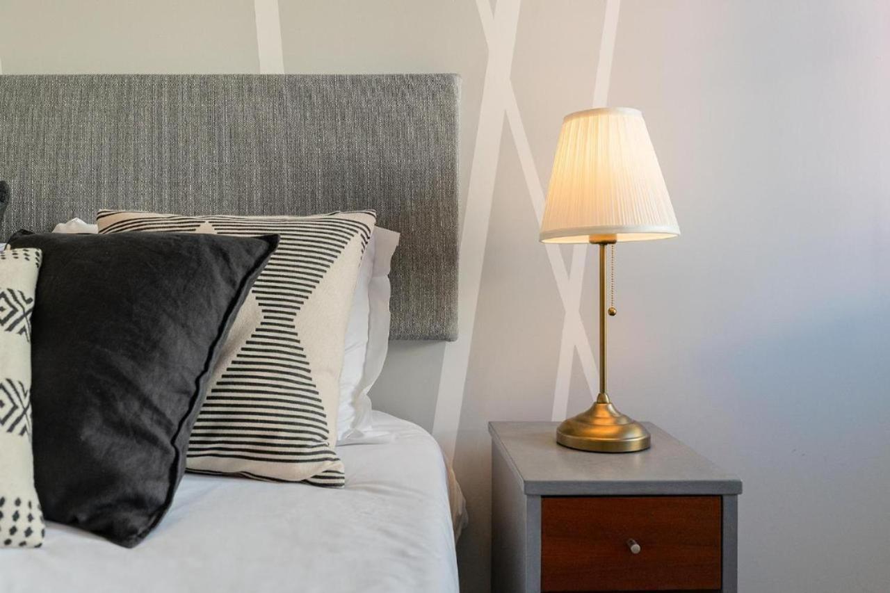 Designer Flats In Lapa By Lovelystay ลิสบอน ภายนอก รูปภาพ